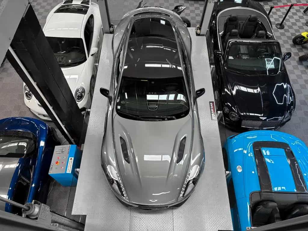 Aston Martin Vanquish V12 - CARBONE - BANG OLUFSEN 09/2014-photo-3