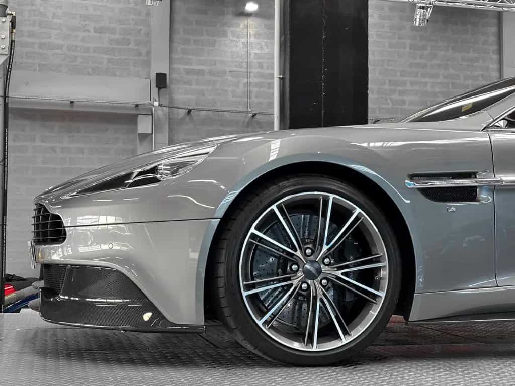 Aston Martin Vanquish V12 - CARBONE - BANG OLUFSEN 09/2014-photo-30