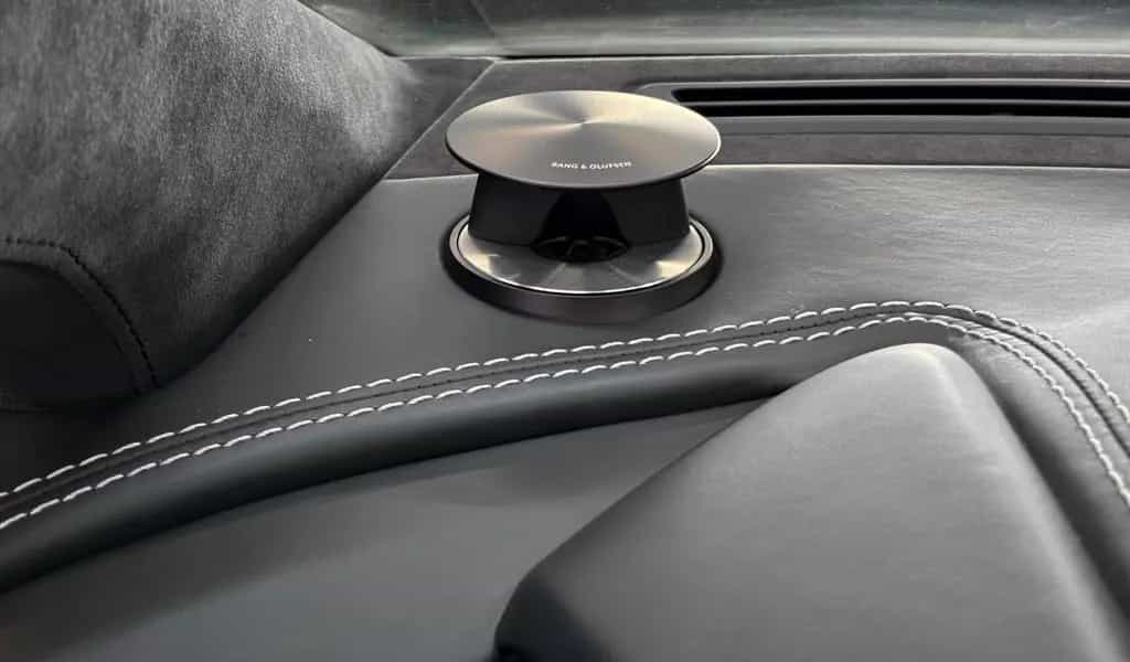 Aston Martin Vanquish V12 - CARBONE - BANG OLUFSEN 09/2014-photo-34