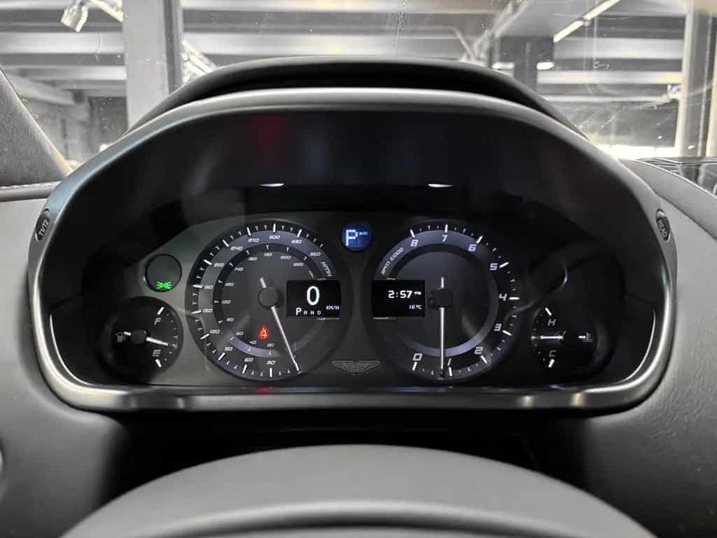 Aston Martin Vanquish V12 - CARBONE - BANG OLUFSEN 09/2014-photo-37