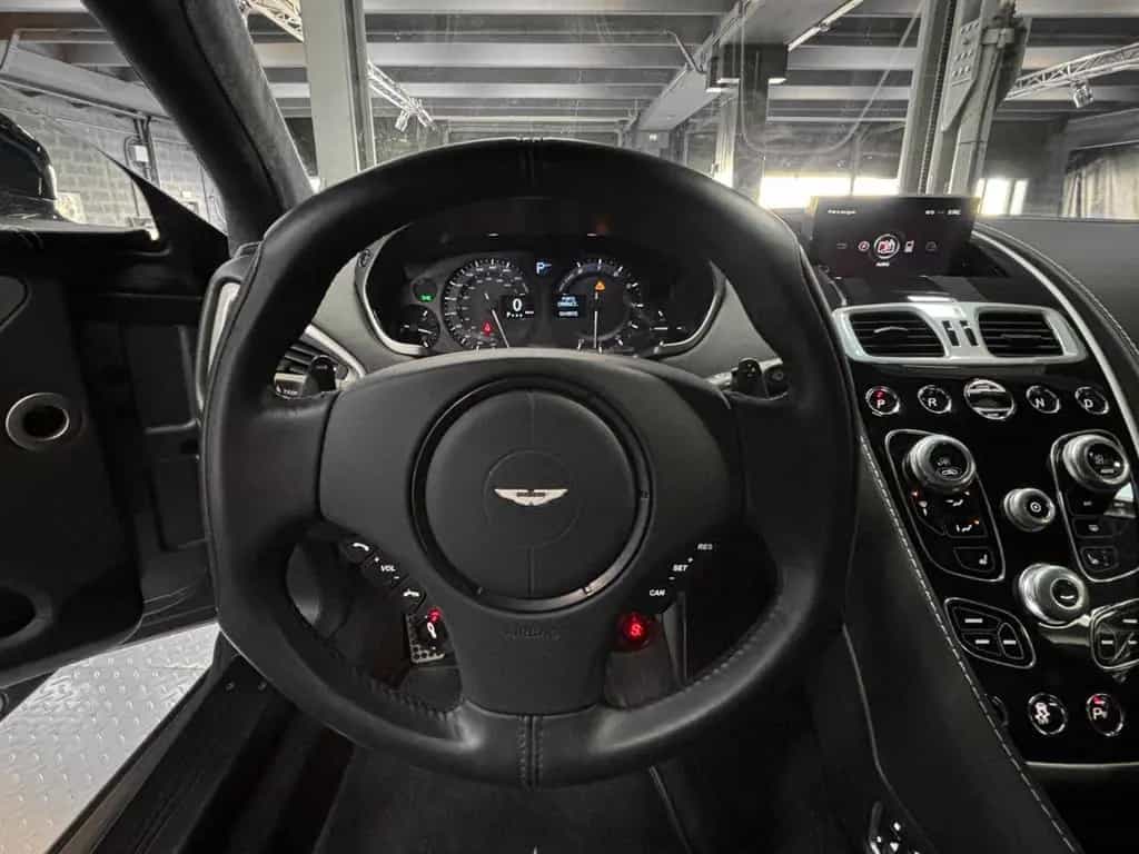 Aston Martin Vanquish V12 - CARBONE - BANG OLUFSEN 09/2014-photo-42