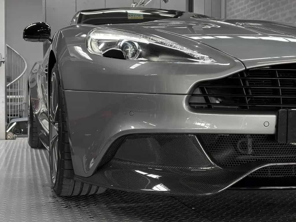 Aston Martin Vanquish V12 - CARBONE - BANG OLUFSEN 09/2014-photo-9