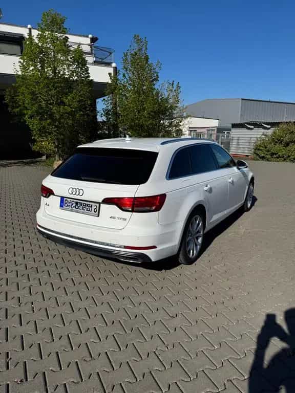 Audi A4 45 TFSI S tronic Avant / Bremse und TÜV neu ! 04/2019-photo-1