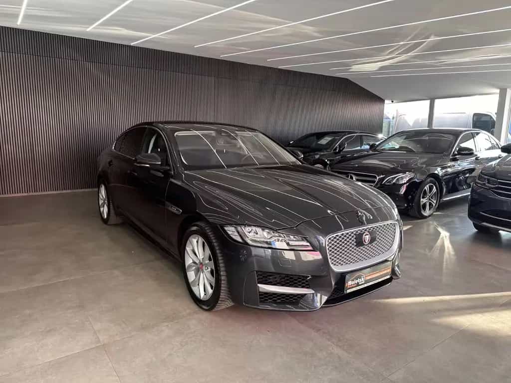 Jaguar XF 30t R-Sport AWD*Kamera*4xSHZ*Totwinkel* 05/2019-photo-0