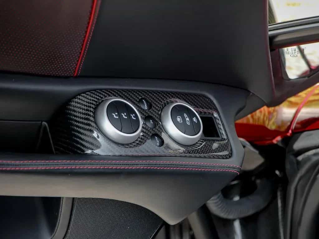 McLaren MP4-12C 3.8 V8 Spider 07/2013-photo-19