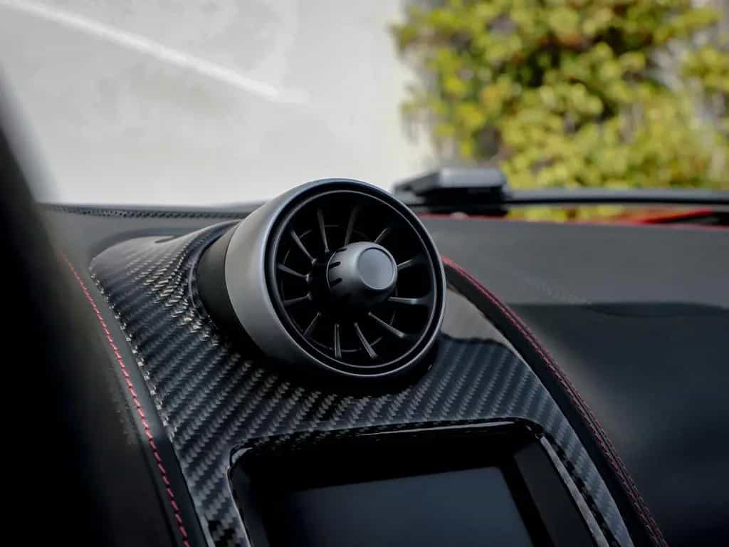 McLaren MP4-12C 3.8 V8 Spider 07/2013-photo-31