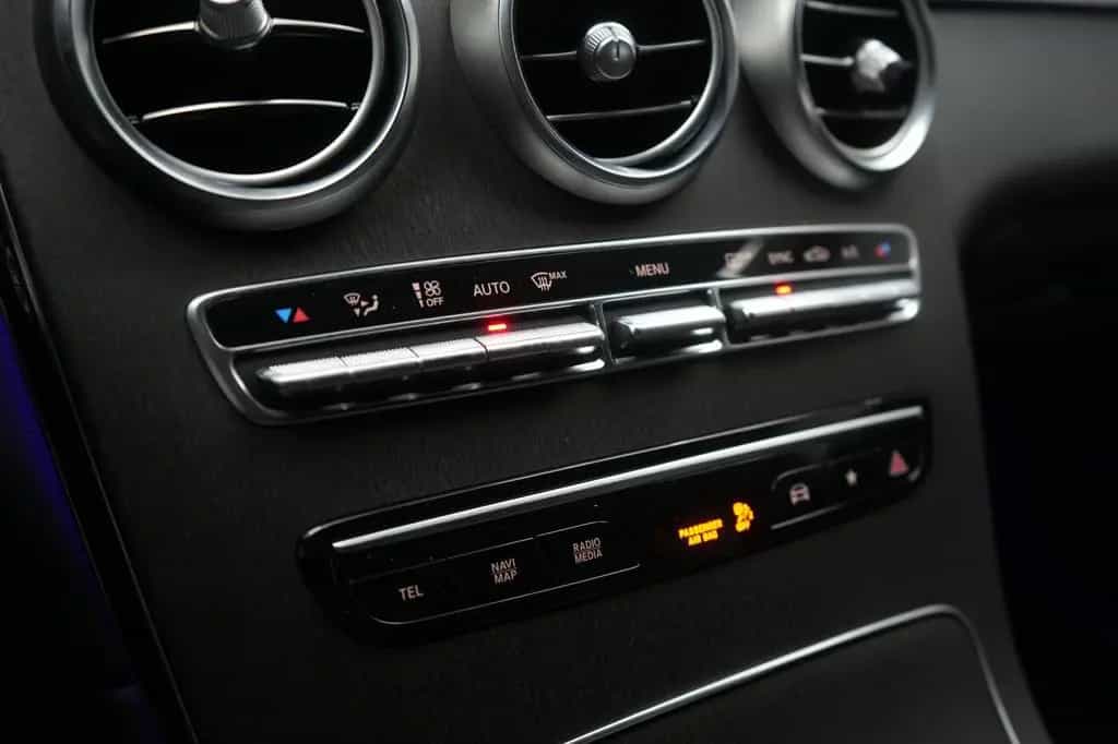 Mercedes-Benz GLC 63 AMG 4Matic+ Speedshift MCT 9G Leder/Distr 12/2021-photo-16