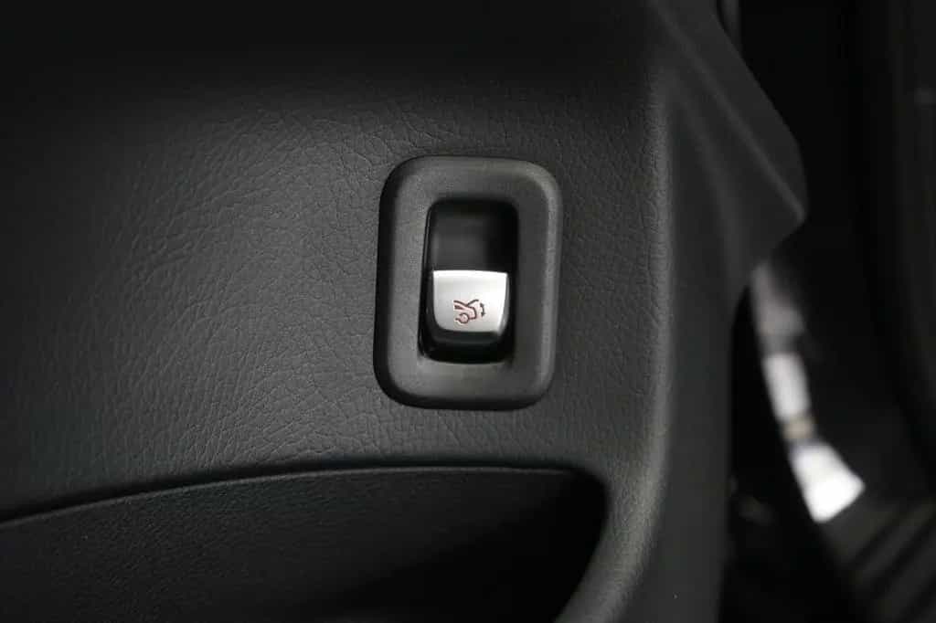 Mercedes-Benz GLC 63 AMG 4Matic+ Speedshift MCT 9G Leder/Distr 12/2021-photo-32