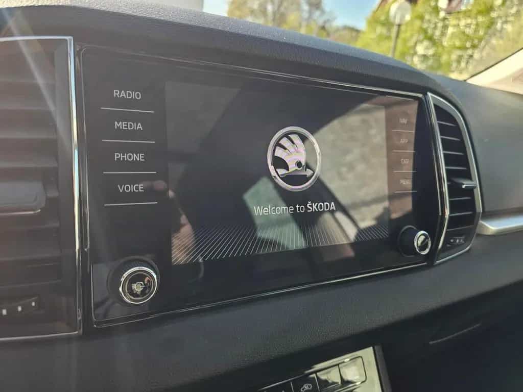 Skoda Karoq 1.5 TSI TOUR+PANORAMA+AHK+LENKRADHEIZUNG+ 06/2022-photo-20