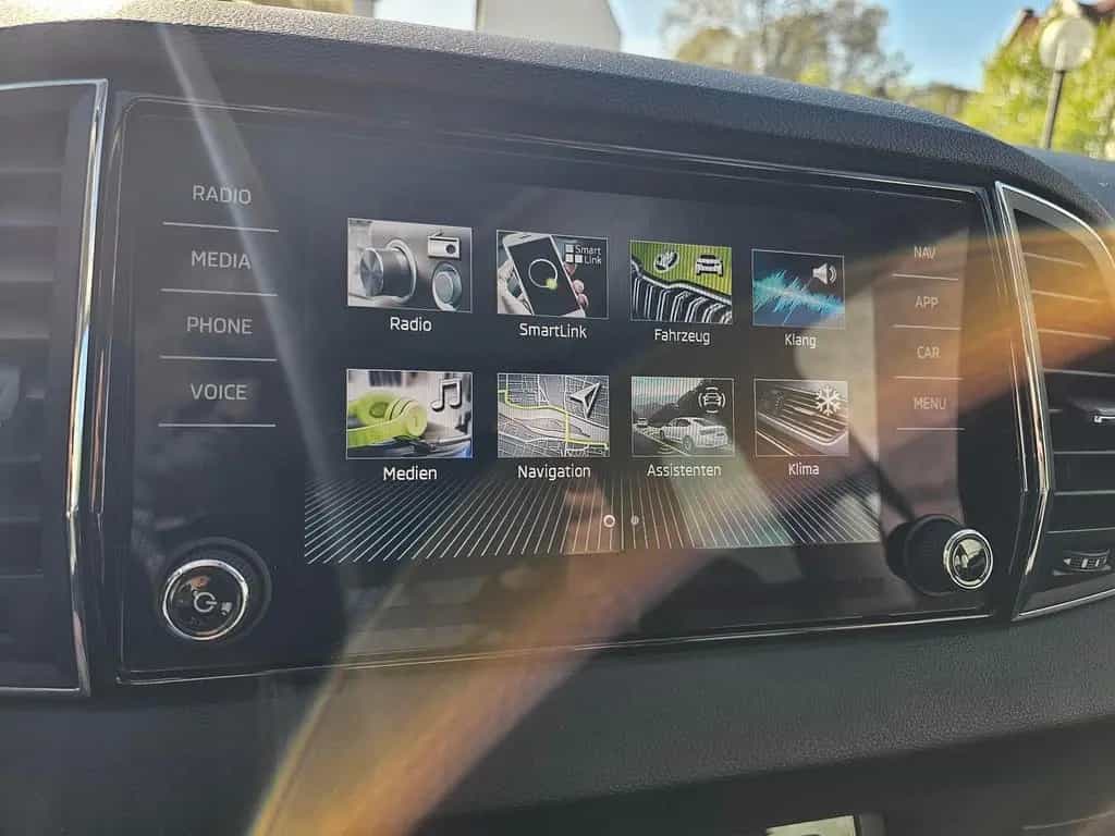 Skoda Karoq 1.5 TSI TOUR+PANORAMA+AHK+LENKRADHEIZUNG+ 06/2022-photo-24