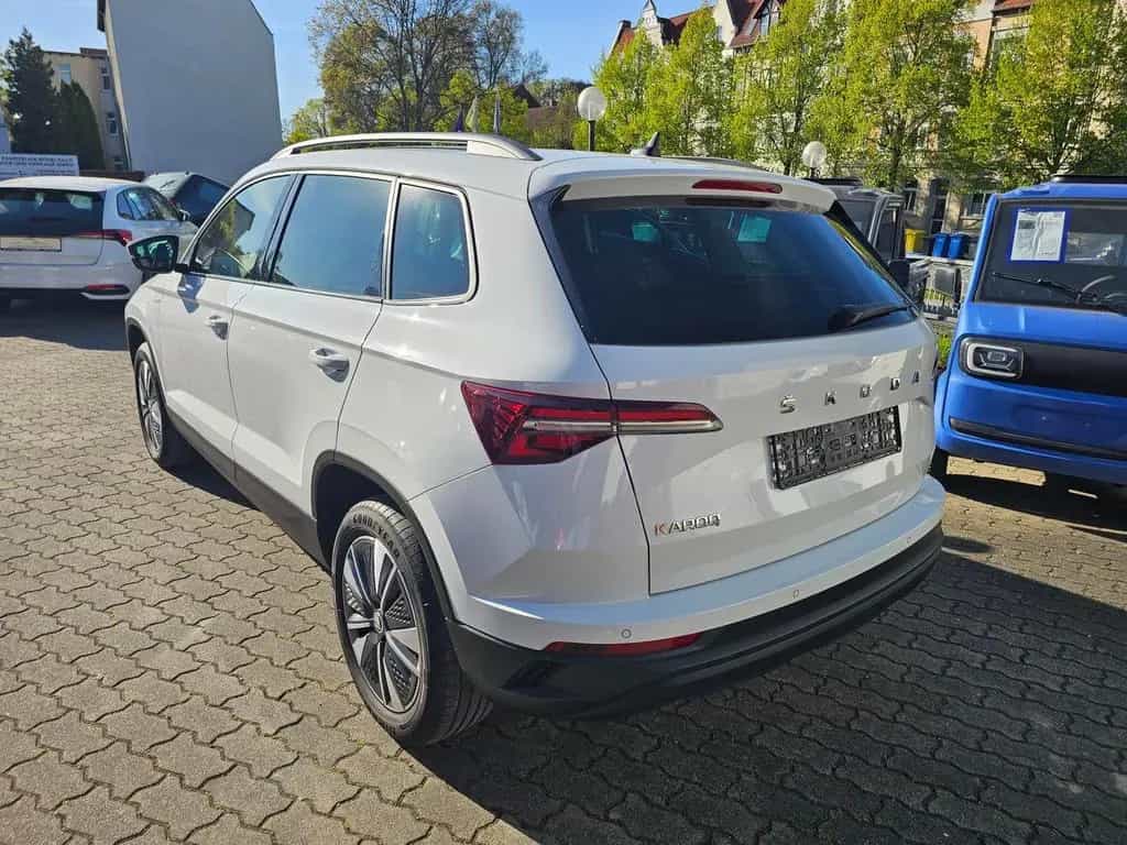 Skoda Karoq 1.5 TSI TOUR+PANORAMA+AHK+LENKRADHEIZUNG+ 06/2022-photo-3