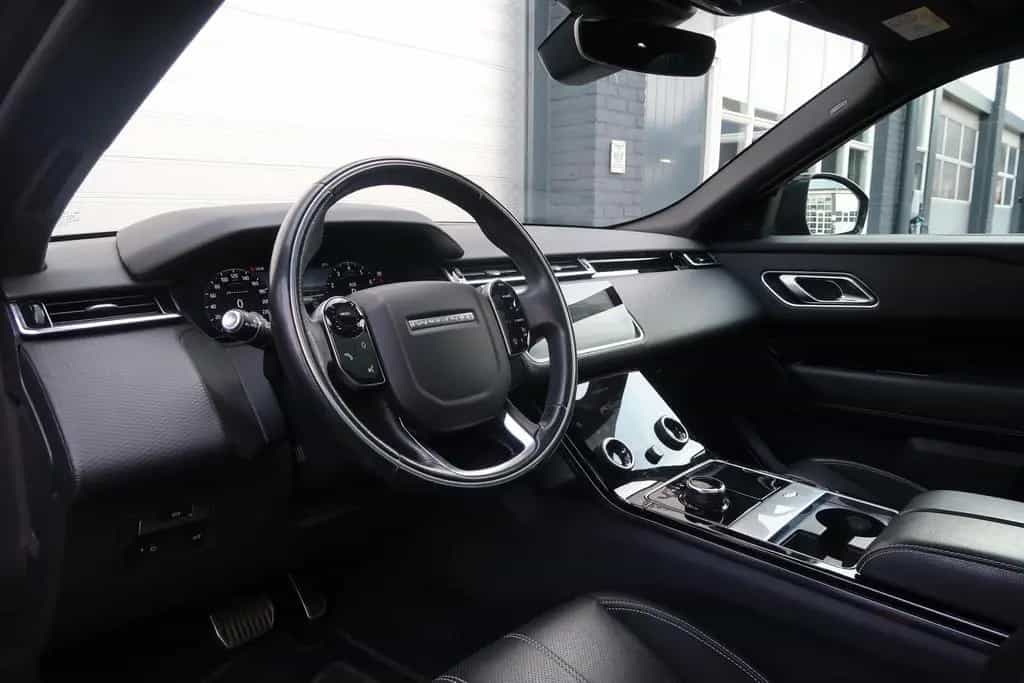 Land Rover Range Rover Rover Velar 2.0 I4 Turbo AWD R-Dynamic P30 08/2018-photo-2