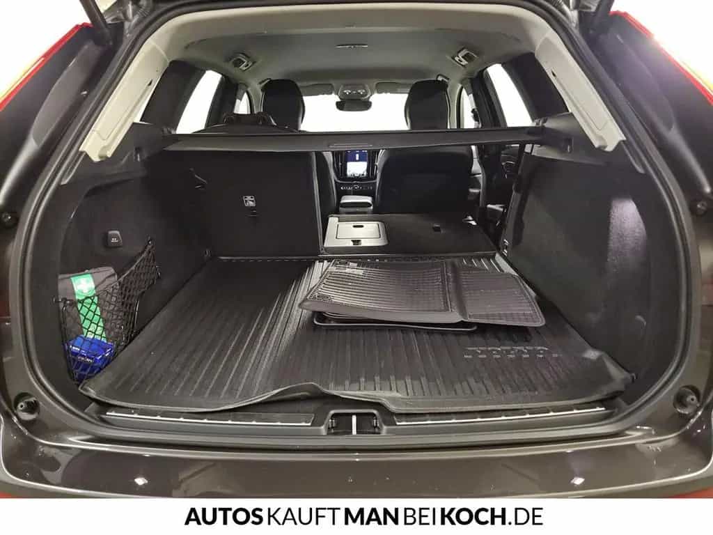 Volvo XC60 B4 D Plus Dark ACC H&K Matrix 4Season 02/2024-photo-16