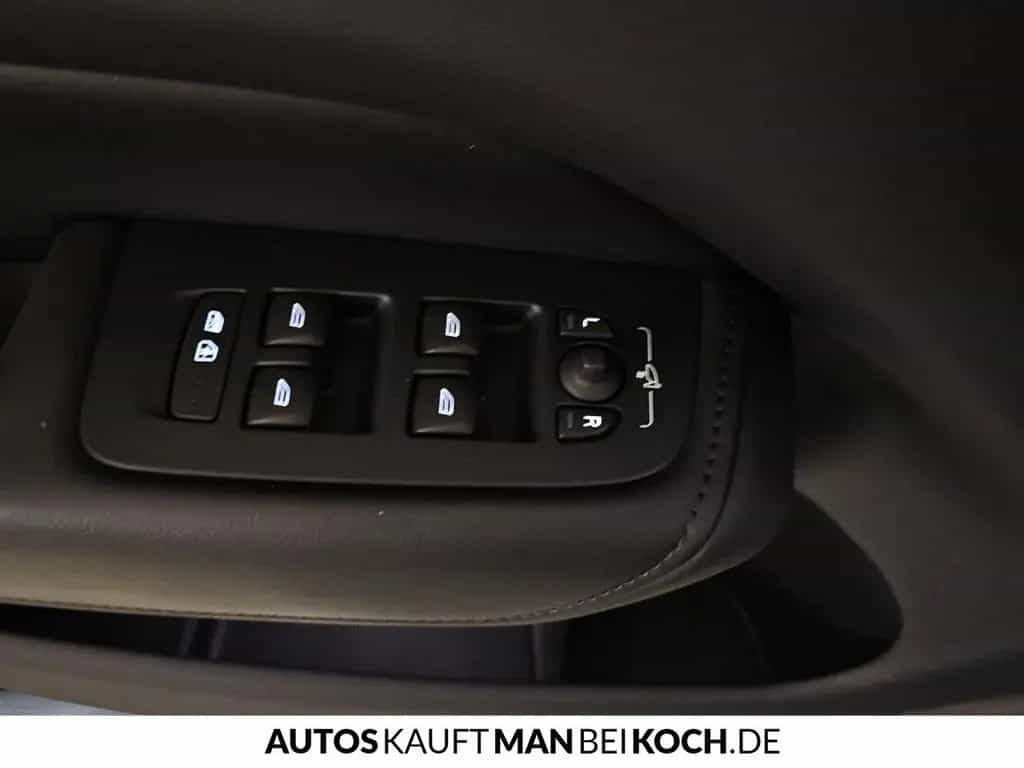 Volvo XC60 B4 D Plus Dark ACC H&K Matrix 4Season 02/2024-photo-20