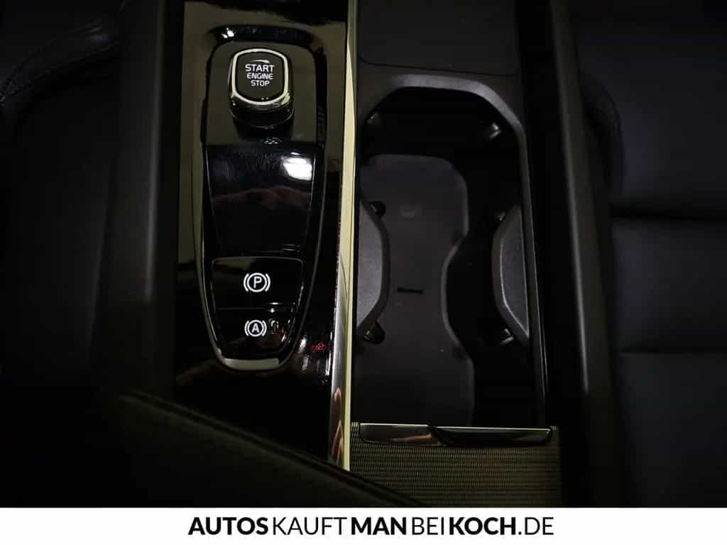 Volvo XC60 B4 D Plus Dark ACC H&K Matrix 4Season 02/2024-photo-32