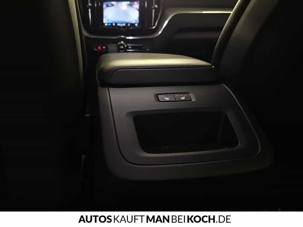 Volvo XC60 B4 D Plus Dark ACC H&K Matrix 4Season 02/2024-photo-33