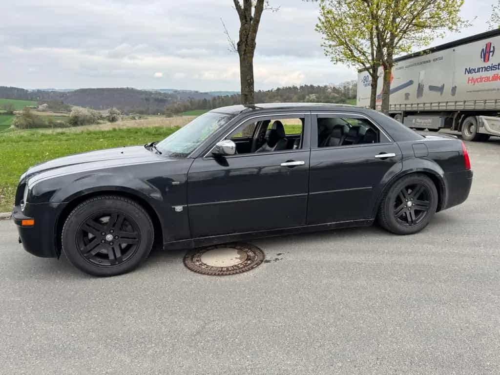 Chrysler 300C 5.7 V8 HEMI Autom. - 01/2005-photo-1