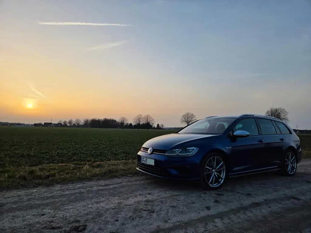 Volkswagen VW Golf 7 R Variant Facelift | Lapiz Blau | DCC 10/2017-photo-2