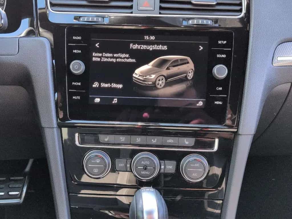 Volkswagen Golf 1.4 TSI DSG,R-Line,SHZG,LED,FrontAssist 02/2018-photo-11