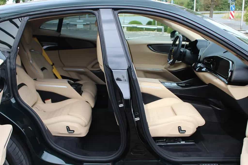 Ferrari Purosangue Carbon außen innen Pano 23 Zoll 2025 null-photo-12