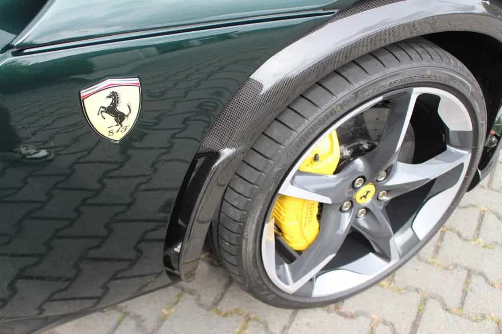 Ferrari Purosangue Carbon außen innen Pano 23 Zoll 2025 null-photo-17