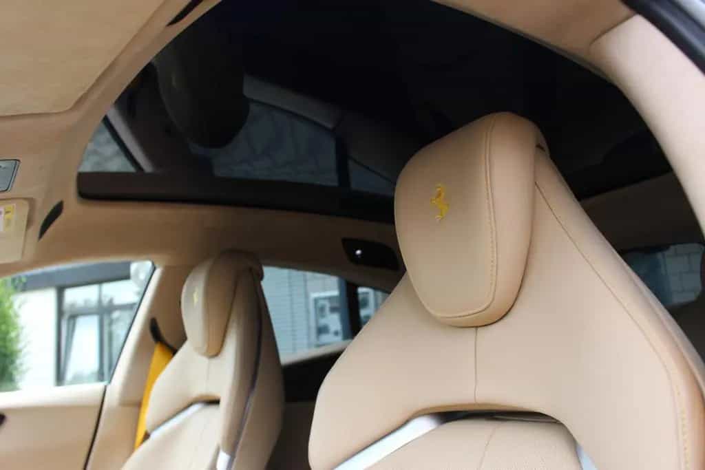 Ferrari Purosangue Carbon außen innen Pano 23 Zoll 2025 null-photo-8