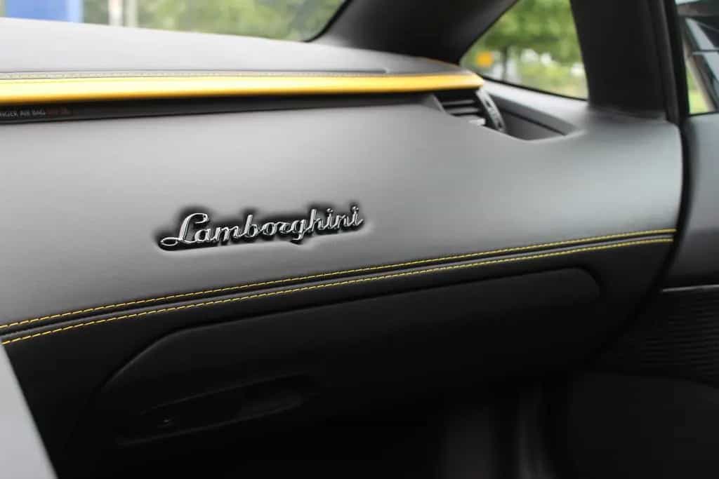 Lamborghini Aventador S Roadster Sportivo Travel Pack Carbon 09/2018-photo-22