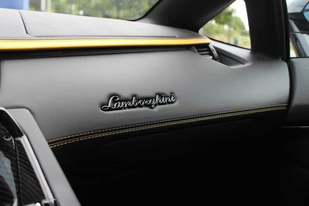 Lamborghini Aventador S Roadster Sportivo Travel Pack Carbon 09/2018-photo-26