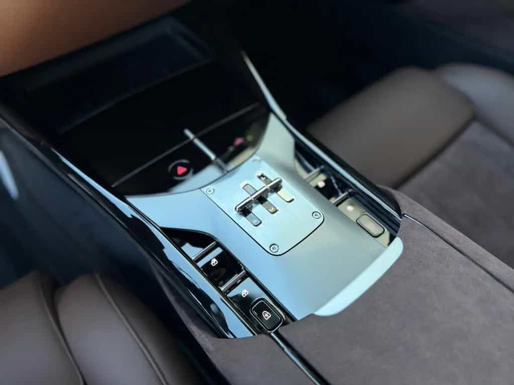 Ferrari Purosangue V12 12/2025-photo-20