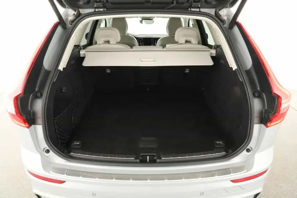 Volvo XC60 07/2023-photo-9