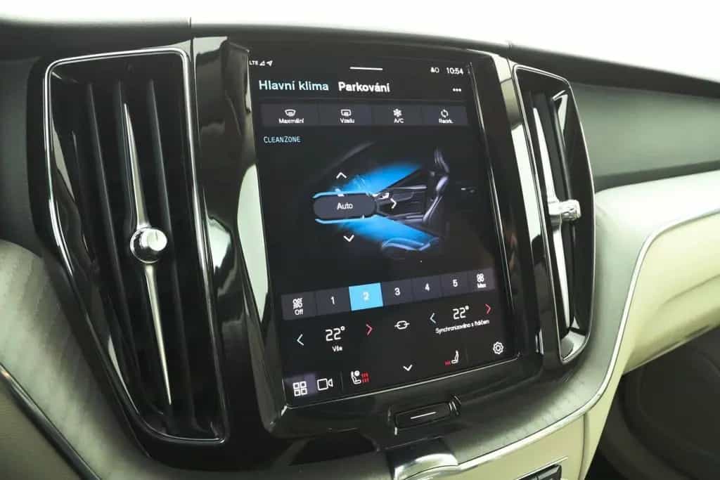 Volvo XC60 07/2023-photo-12