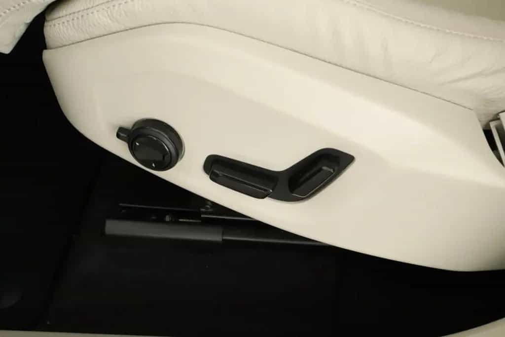 Volvo XC60 07/2023-photo-14