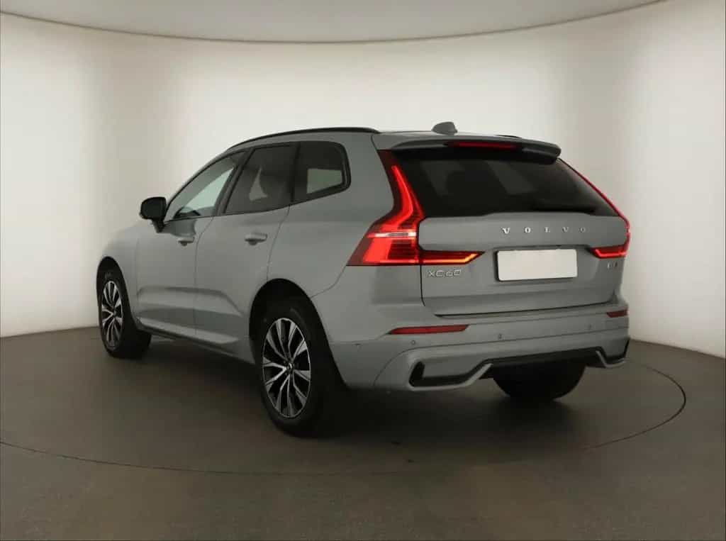 Volvo XC60 07/2023-photo-2
