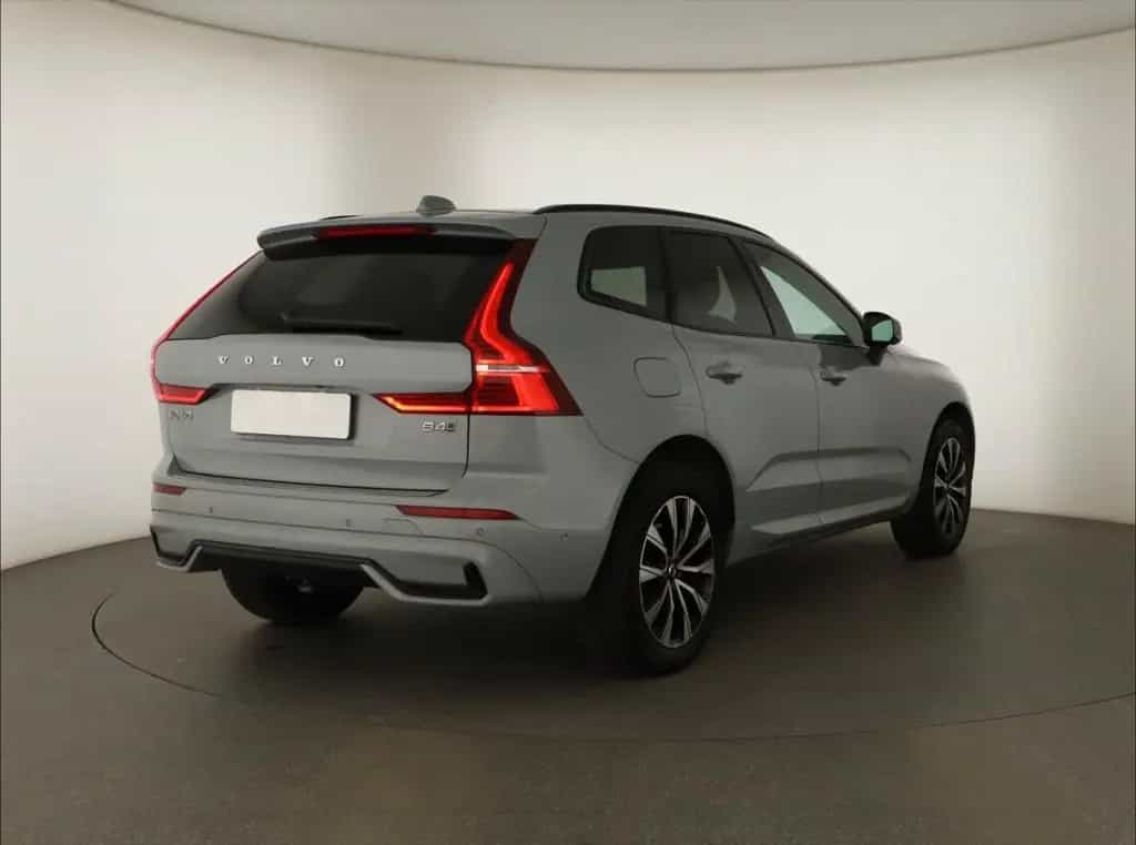 Volvo XC60 07/2023-photo-3