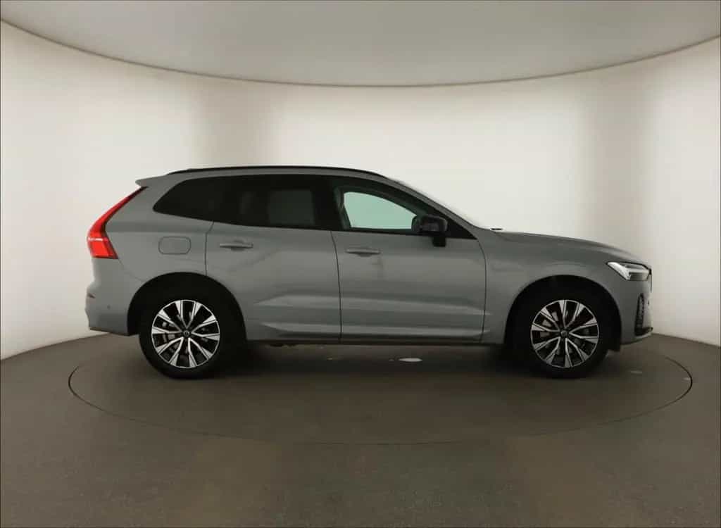 Volvo XC60 07/2023-photo-4