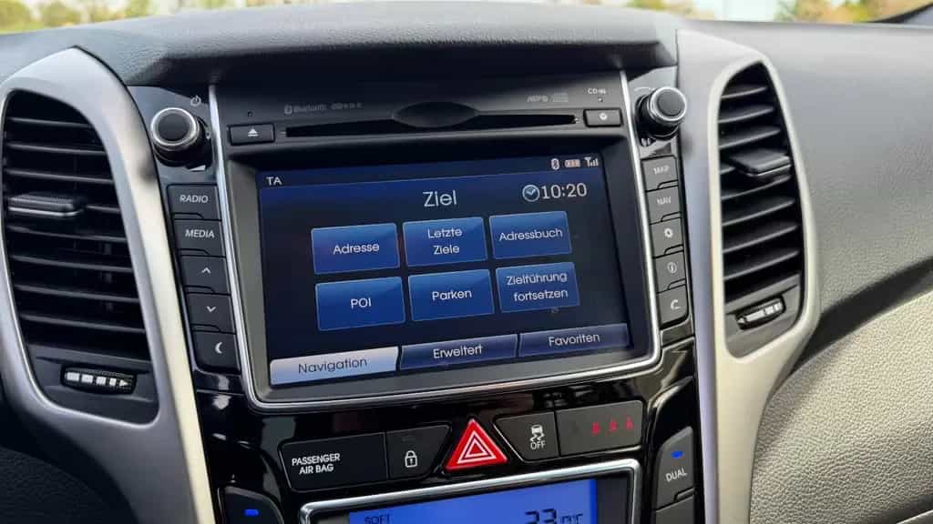 Hyundai i30 FIFA World Cup Edition, Kamera, Alu, 11/2014-photo-19