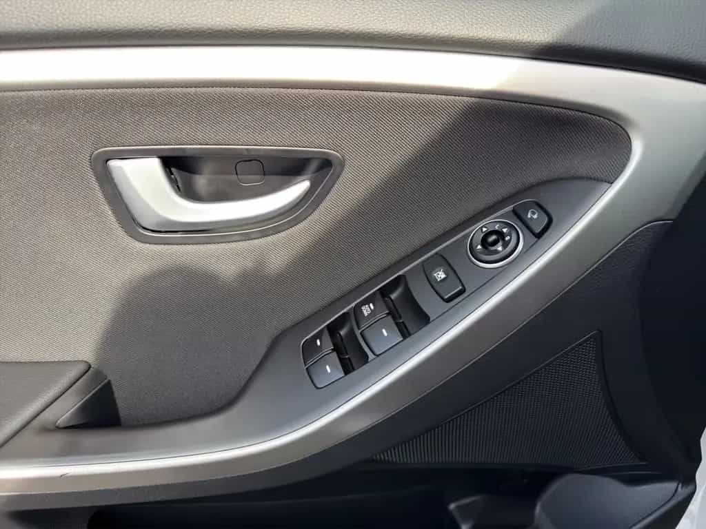 Hyundai i30 FIFA World Cup Edition, Kamera, Alu, 11/2014-photo-28