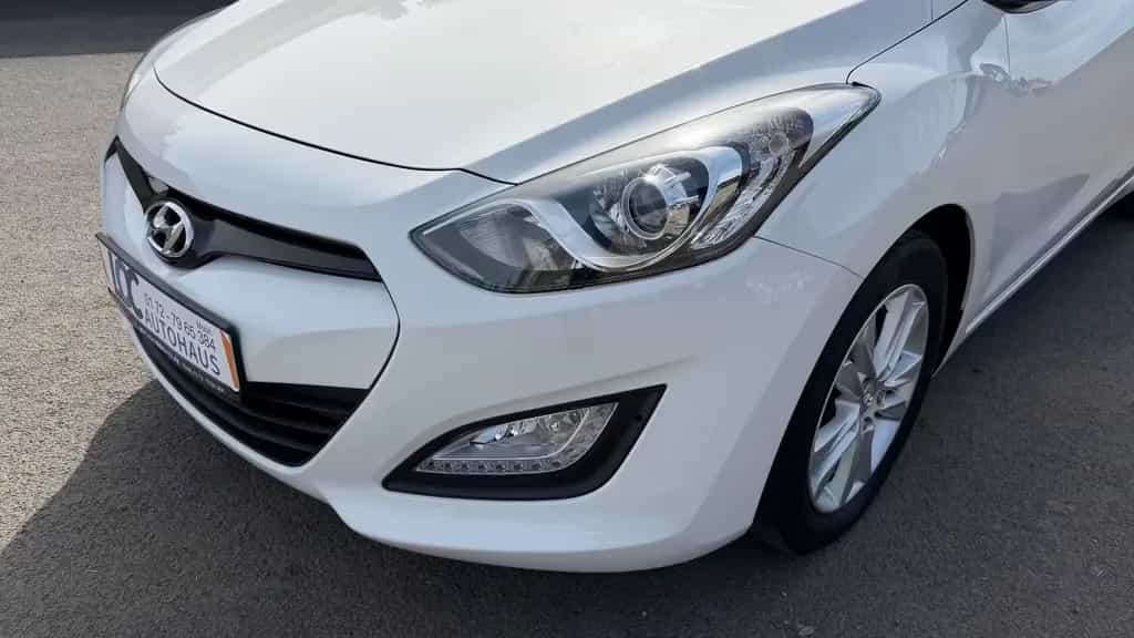 Hyundai i30 FIFA World Cup Edition, Kamera, Alu, 11/2014-photo-30