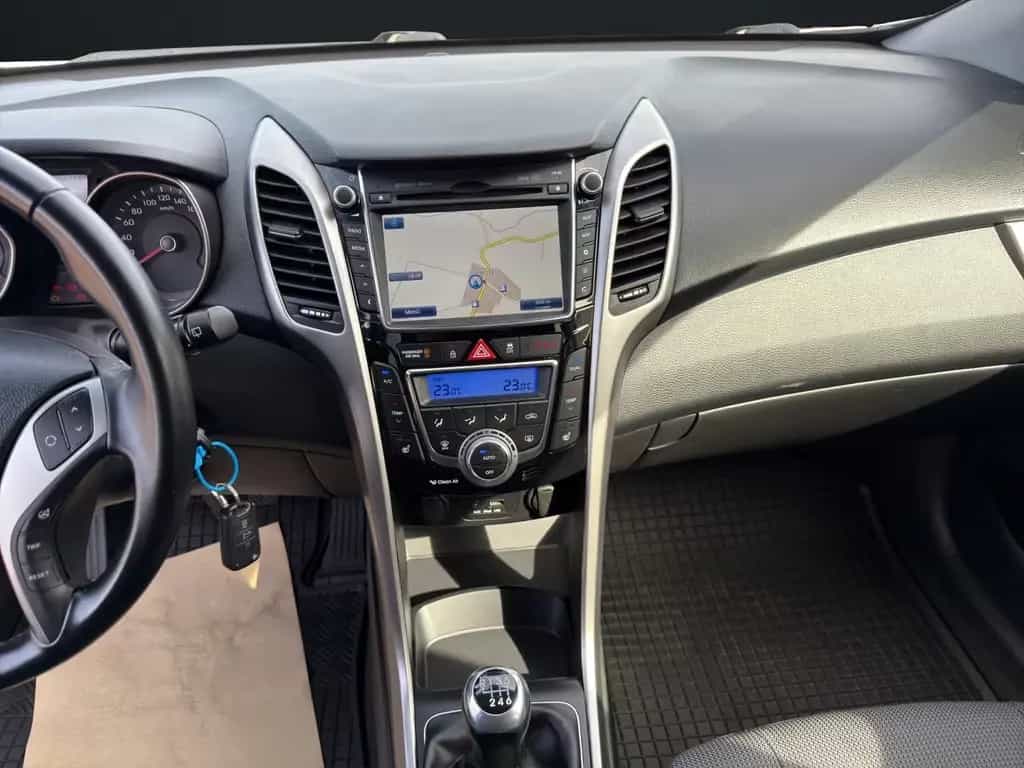 Hyundai i30 FIFA World Cup Edition, Kamera, Alu, 11/2014-photo-9