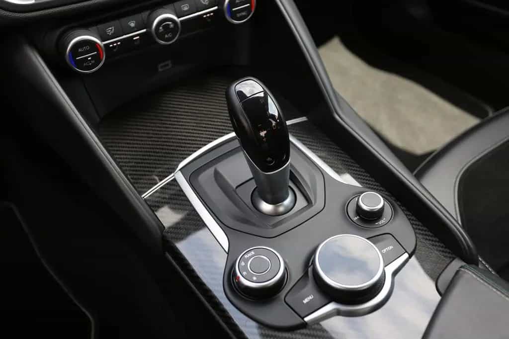Alfa Romeo Giulia Quadrifoglio SPORTABGAS*ACC*CARBON*D.N.A. 08/2018-photo-17