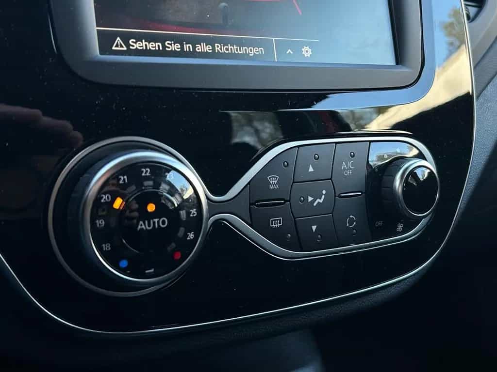 Renault Captur 1.3 TCe Automatik / Kamera 10/2019-photo-12