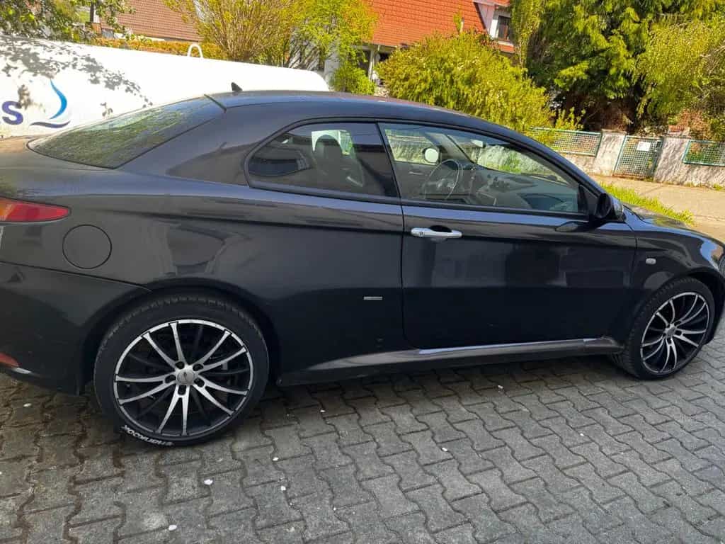 Alfa Romeo GT 1.9 JTDM 16V Distinctive Distinctive 05/2005-photo-3