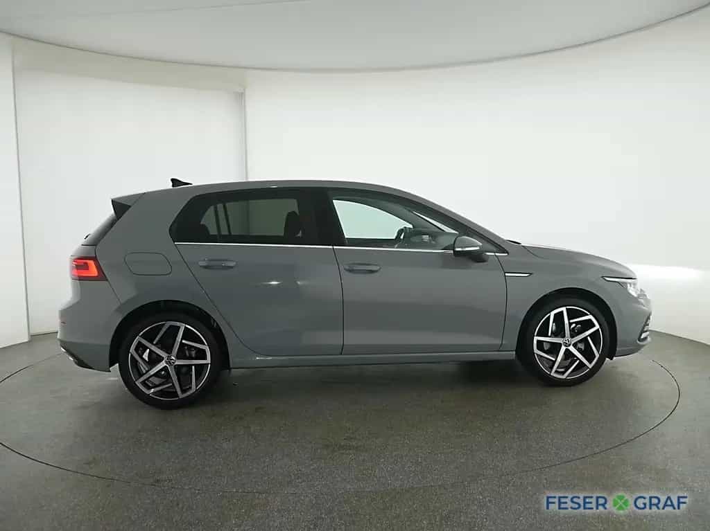 Volkswagen Golf 1.5TSI Style DSG Navi Pro LED Matrix Sthzg. 06/2020-photo-14