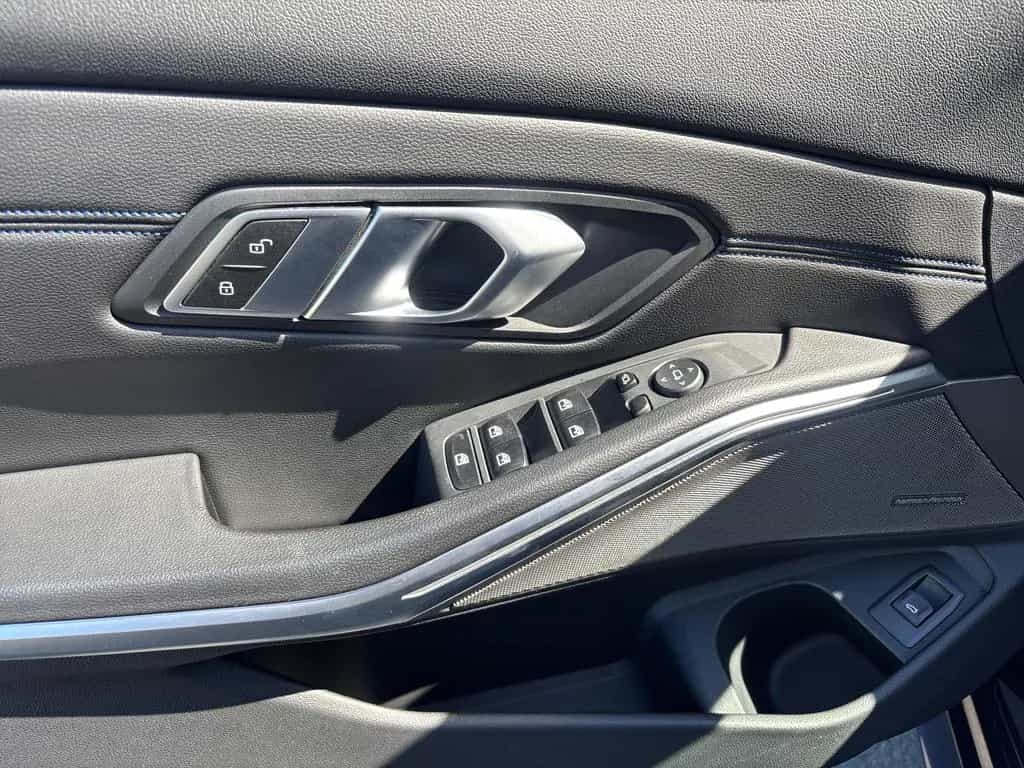 BMW 320 d Touring 04/2021-photo-16
