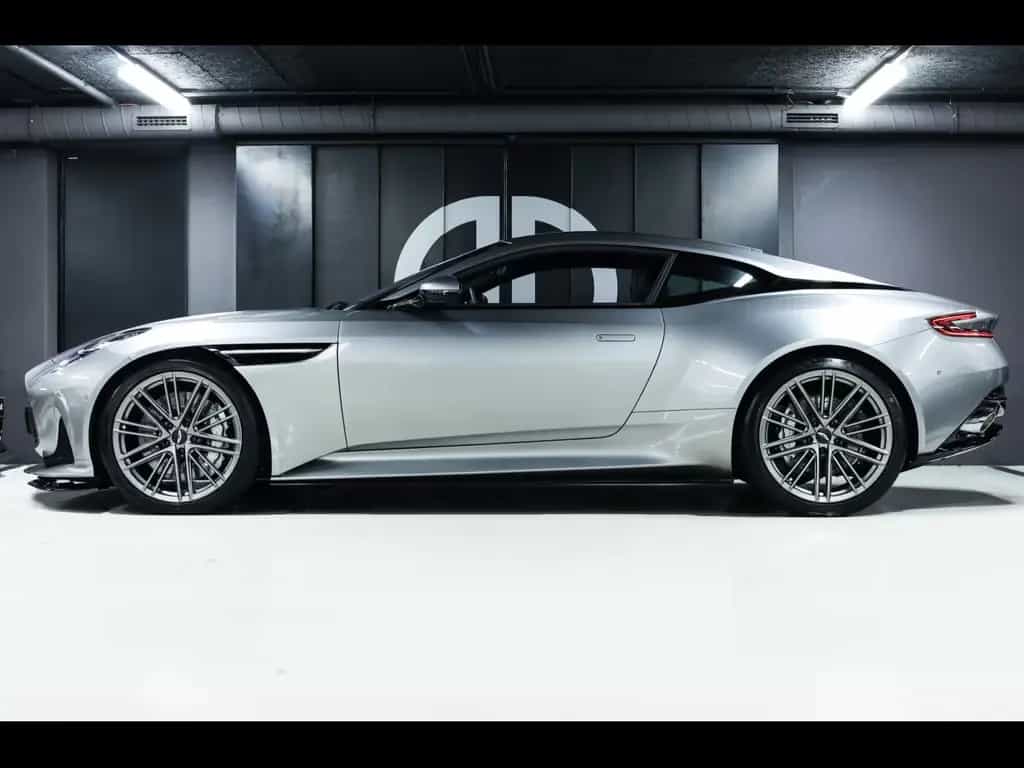 Aston Martin DB12 COUPE 4.0 V8°ALUMINITE SILVER°21'' 06/2024-photo-1