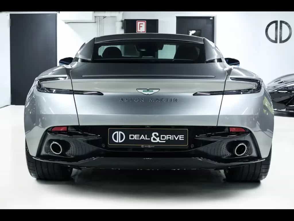 Aston Martin DB12 COUPE 4.0 V8°ALUMINITE SILVER°21'' 06/2024-photo-3