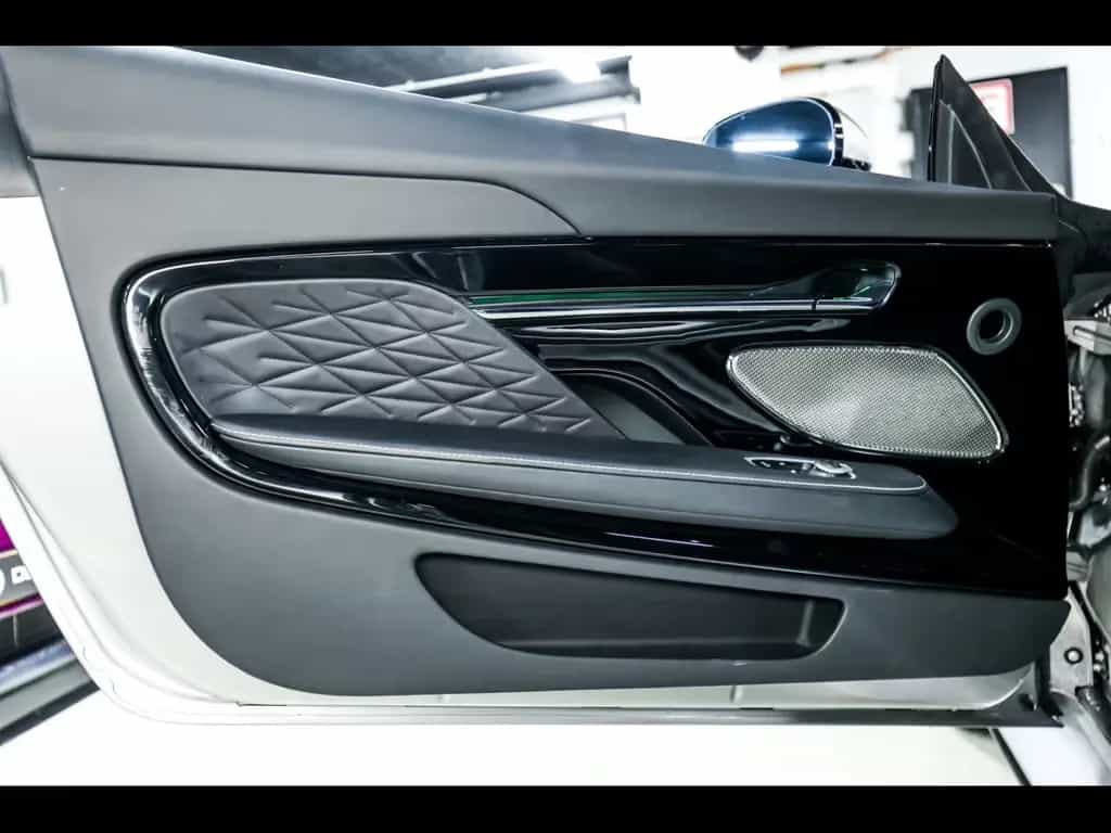 Aston Martin DB12 COUPE 4.0 V8°ALUMINITE SILVER°21'' 06/2024-photo-8