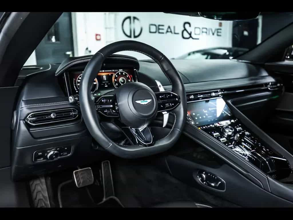 Aston Martin DB12 COUPE 4.0 V8°ALUMINITE SILVER°21'' 06/2024-photo-9