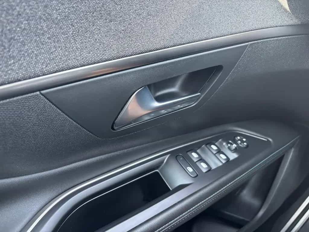 Peugeot 5008 CROSSWAY ALU/NAVI/Kam180°/7Sitze/ZR neu! 03/2019-photo-16