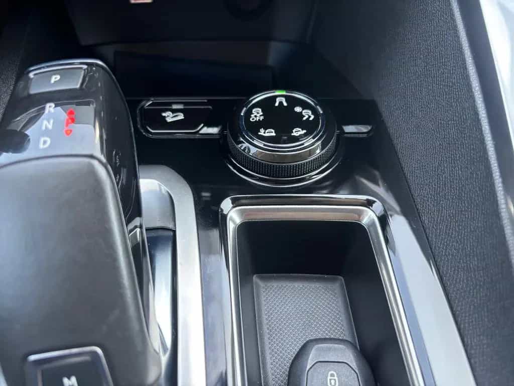 Peugeot 5008 CROSSWAY ALU/NAVI/Kam180°/7Sitze/ZR neu! 03/2019-photo-18